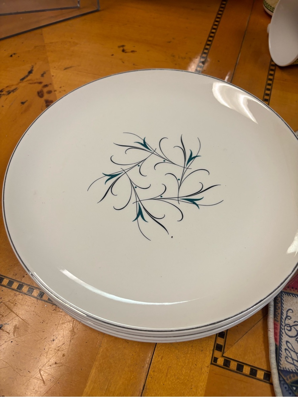 Set of 4 MCM Vintage Salem China dinner plates